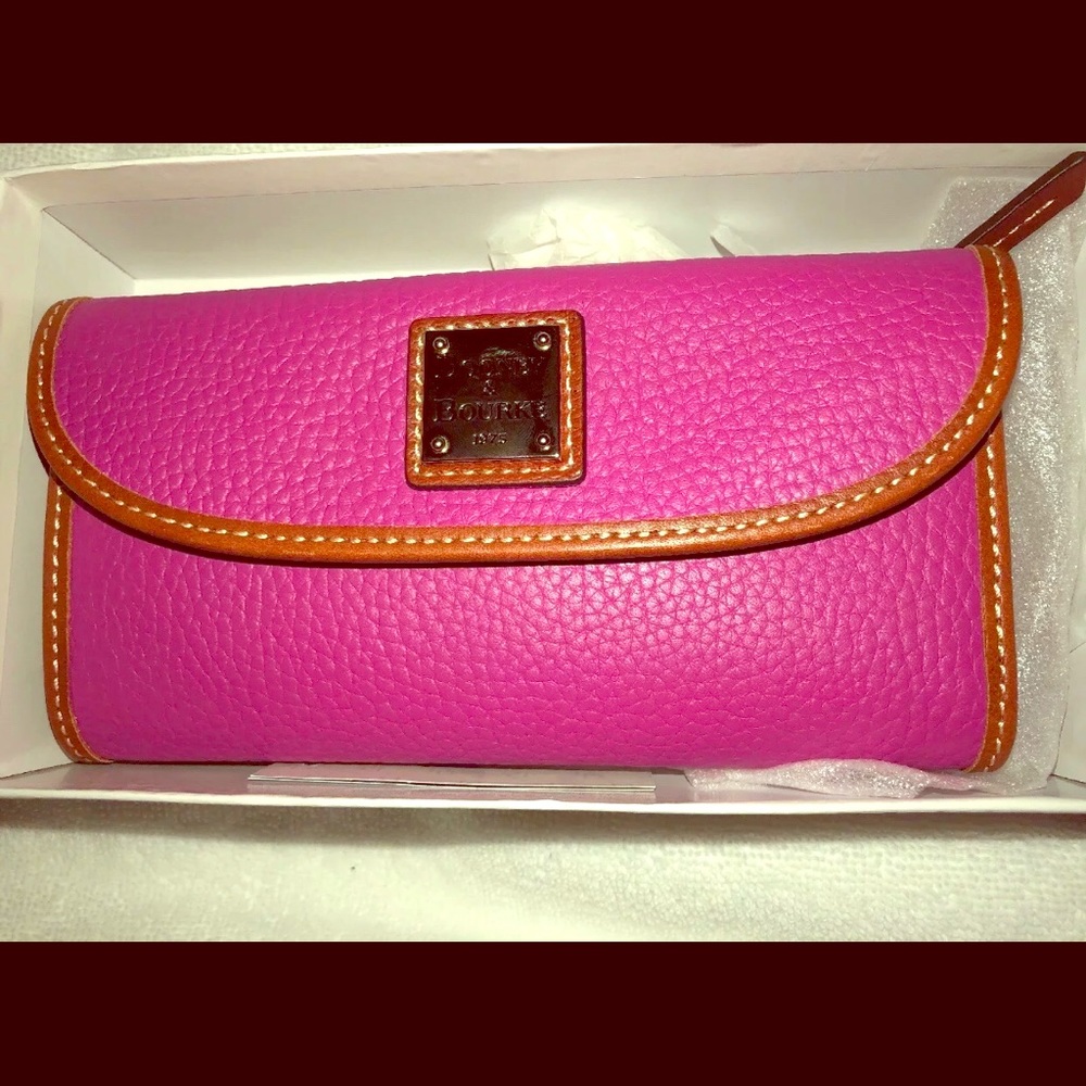BRAND NEW Dooney & Bourke Pebble Leather Wallet